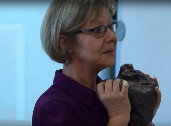 Kapı ayracı diye kullandığı taş parçası meğer... G4