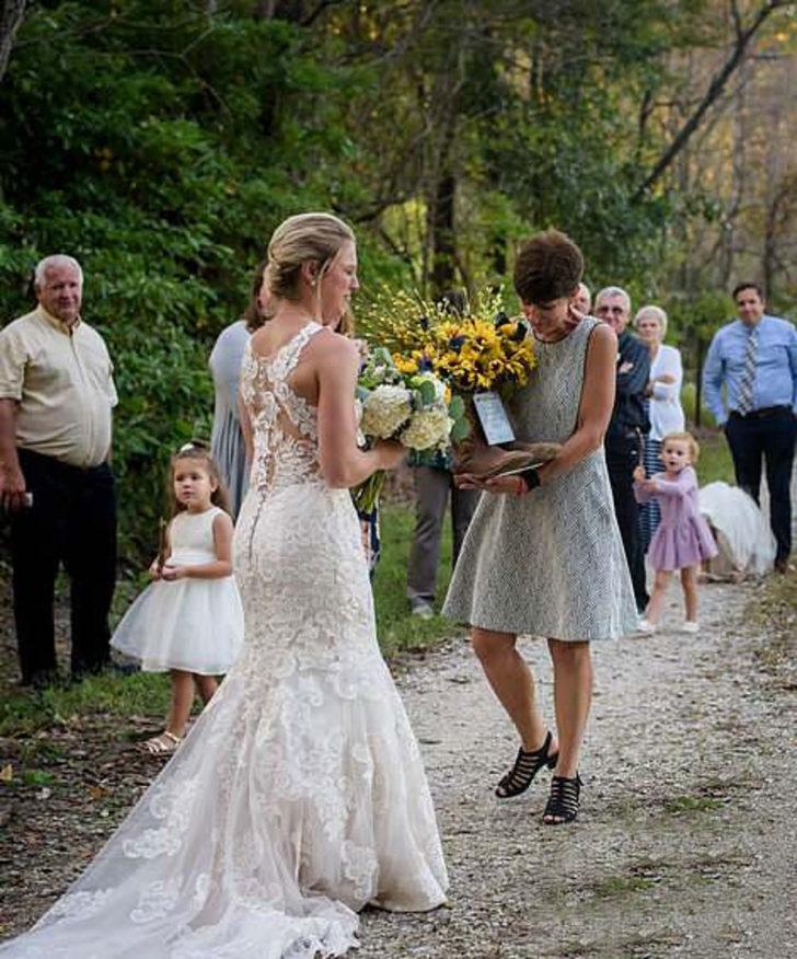 Nişanlısının mezarına gelinlikle gitti! Yasa boğan kare G4
