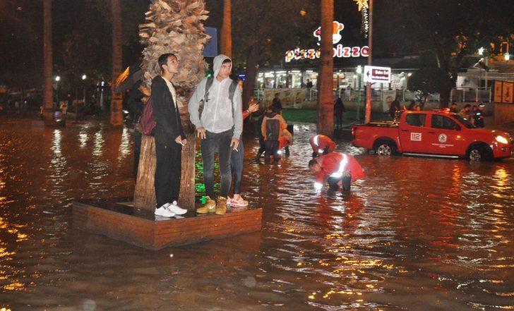 Denizli'de yağış hayatı olumsuz etkiledi  G2