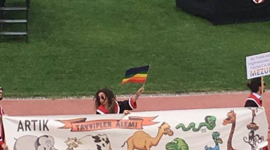 Cumhurbaşkanı Erdoğan'dan 'Tayyipler Alemi' pankartı açan öğrencilere çay daveti