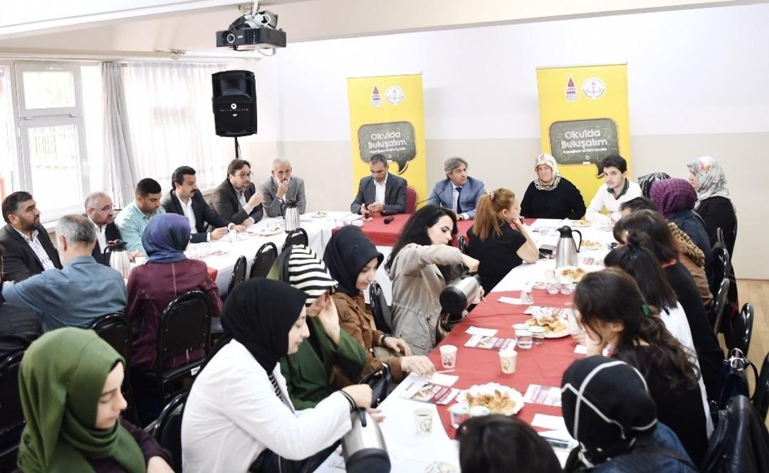 Başkan Demrican: "Gelecekte hangi işi yaparsanız yapın bilişimle ilgili olmak zorundasınız"