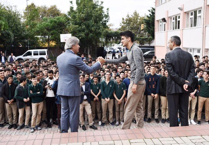 Başkan Demrican: "Gelecekte hangi işi yaparsanız yapın bilişimle ilgili olmak zorundasınız" G4