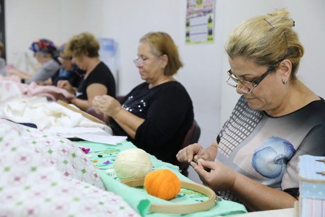 Unutulan nakış sanatları Buca’da canlanıyor