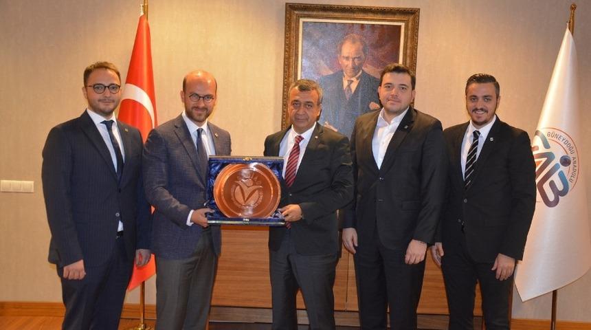 Teknolojiyle birlikte eğitime ve insana yatırım vurgusu