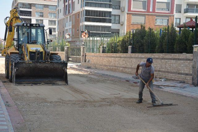 Adnan Menderes Mahallesi’ndeki ham yollar tozdan kurtuluyor