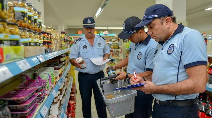 Kumluca&rsquo;da marketlerde fiyat ve gramaj denetimi