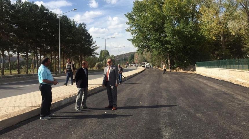 Vali Pehlivan eğitim kamp&uuml;s&uuml; yol &ccedil;alışmalarını inceledi