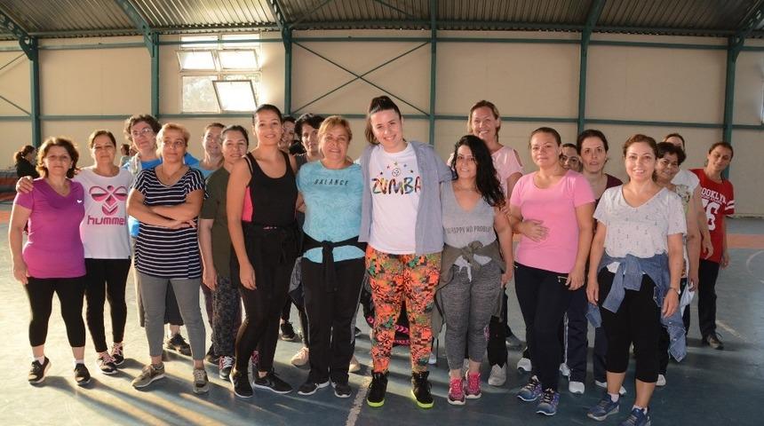 Torbalılı kadınlar zumba ile coştu