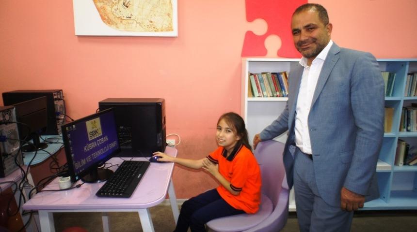 Alaşehirli &ouml;ğrencilere Bilim ve Teknoloji Sınıfı