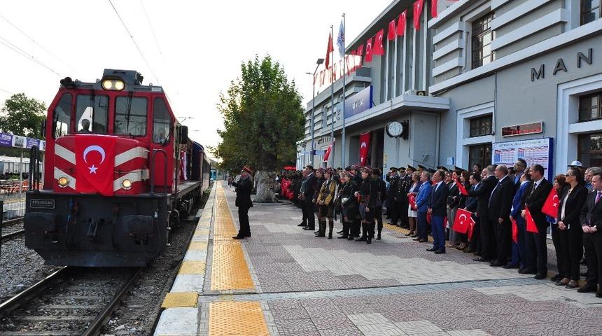 Atat&uuml;rk&rsquo;&uuml;n Manisa&rsquo;ya gelişinin 93&rsquo;&uuml;nc&uuml; yılı kutlandı