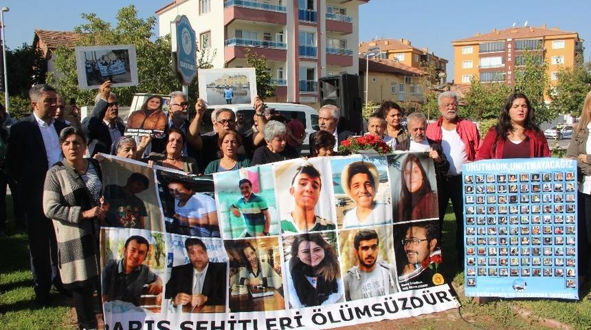 10 Ekim 2015 tarihinde Ankara&rsquo;da hayatın kaybedenler anıldı