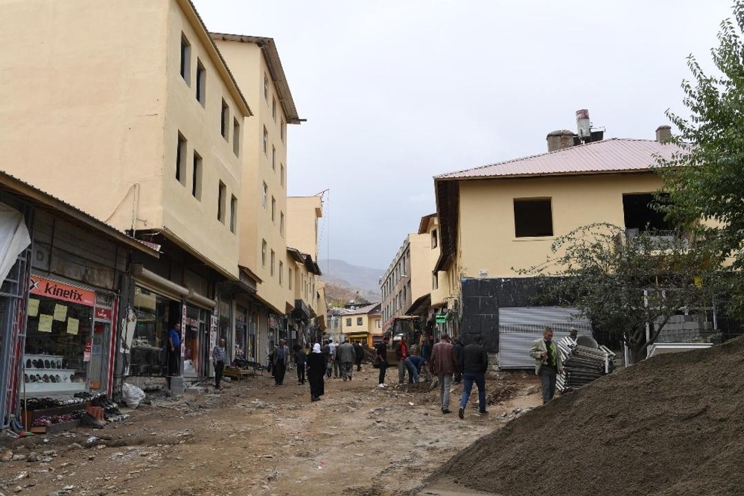 Muş Belediyesinin &lsquo;Sokak Sağlıklaştırma&rsquo; projesi hızla ilerliyor