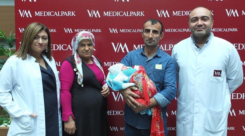 Hamileliğinde beyin t&uuml;m&ouml;r&uuml;n&uuml; yenerek 4. kez anne oldu