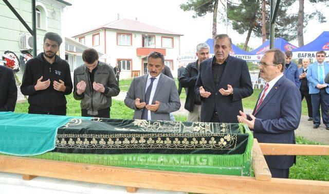 Polatlı Kaymakamı Tuncer’in anne acısı