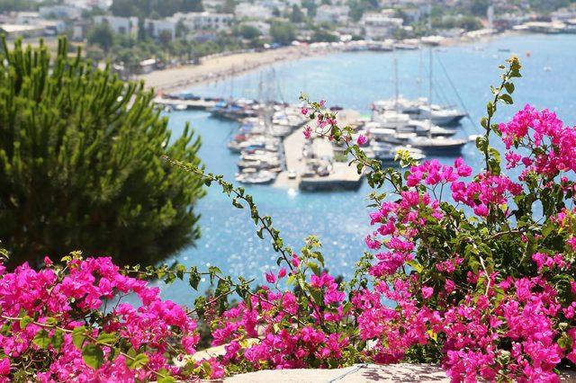 Bodrum'a hava ve deniz yoluyla gelen turist sayısı arttı