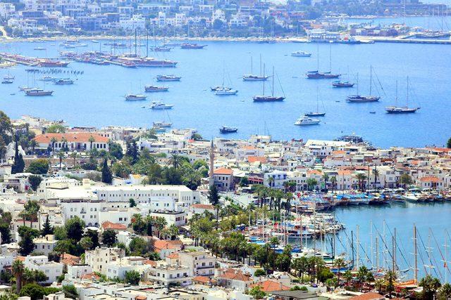 Bodrum'a hava ve deniz yoluyla gelen turist sayısı arttı