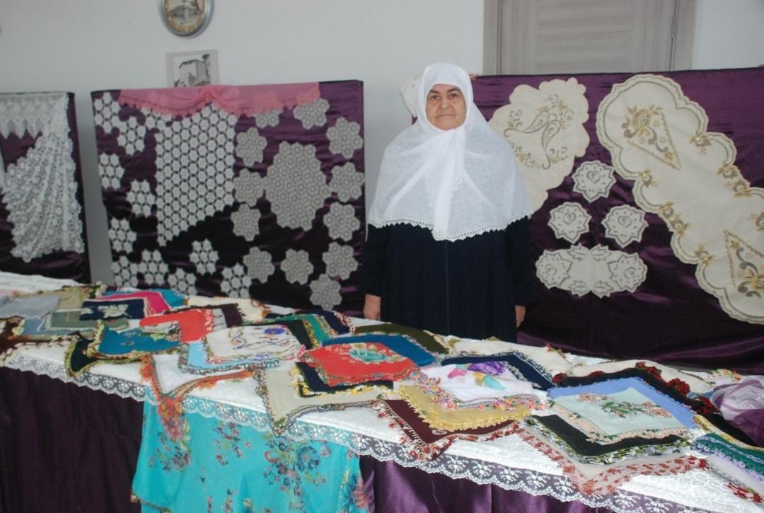 7 &ccedil;ocuğu 13 torunu olan 77 yaşındaki nine yaptıkları ile hayran bıraktı