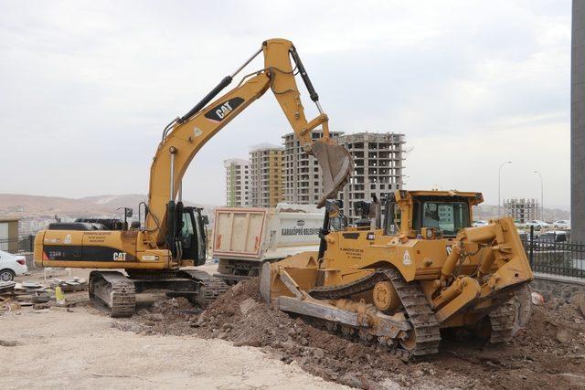 Karaköprü’de yol yapım çalışmaları devam ediyor