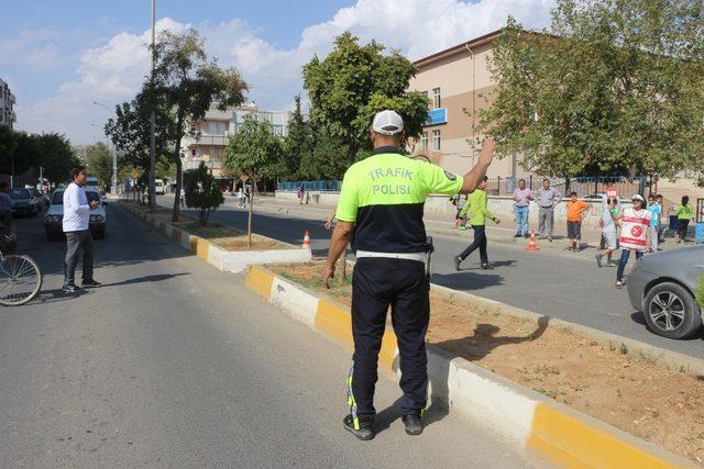 Okul trafik geçit görevlileri iş başında