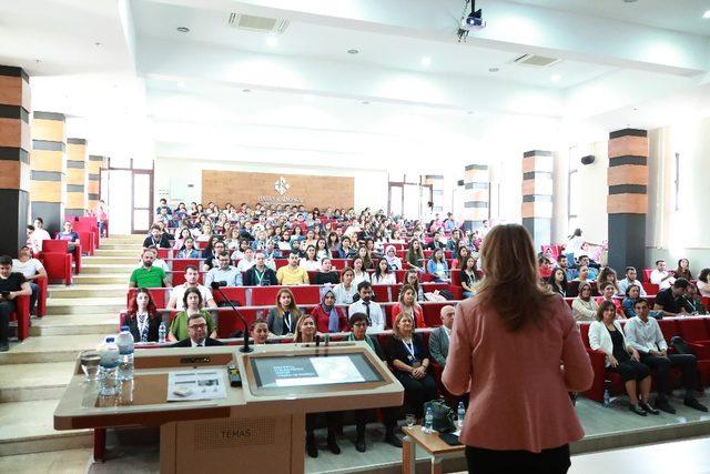 ’Uykuya farklı yaklaşım, fizyoterapive rehabilitasyon’ sempozyumu