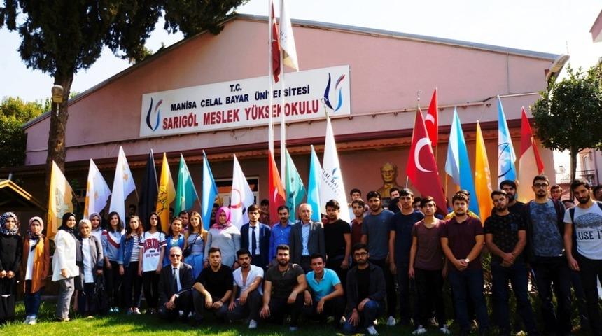 Üniversiteli öğrencilerden teröre lanet