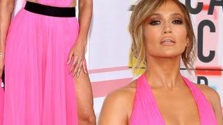 Kırmızı halıya damga vuran an! Elleri her şeyi ele verdi