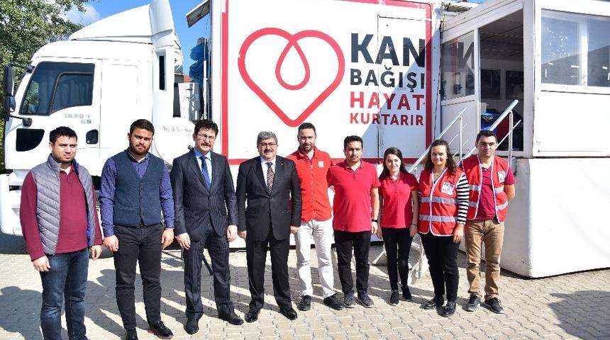 Başkan Can, kan bağış noktasını ziyaret etti