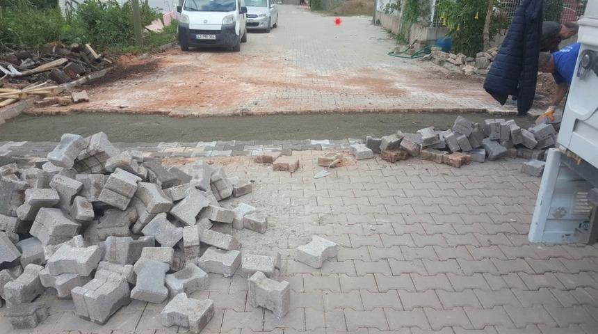 Başiskele&rsquo;de parke yol &ccedil;alışmaları s&uuml;r&uuml;yor