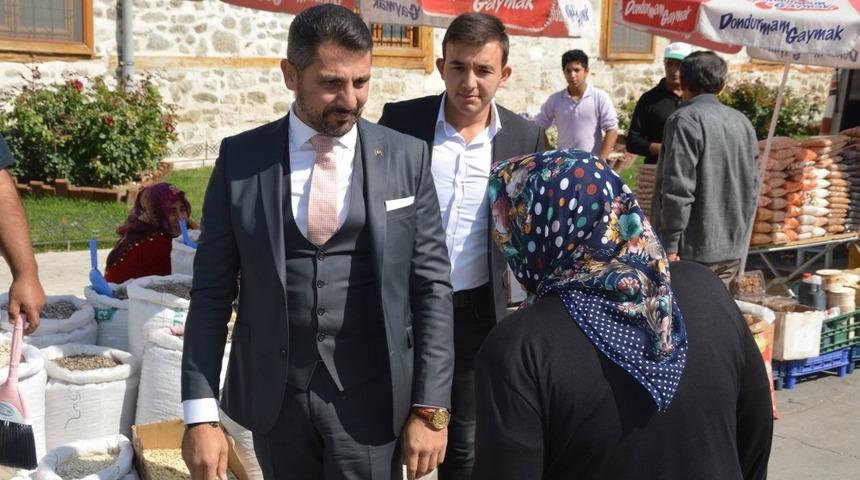 Başkan Y&uuml;z&uuml;g&uuml;ll&uuml; halk pazarında