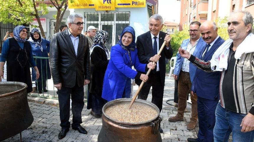 Hızırbey Mahallesi’nde Aşure Günü