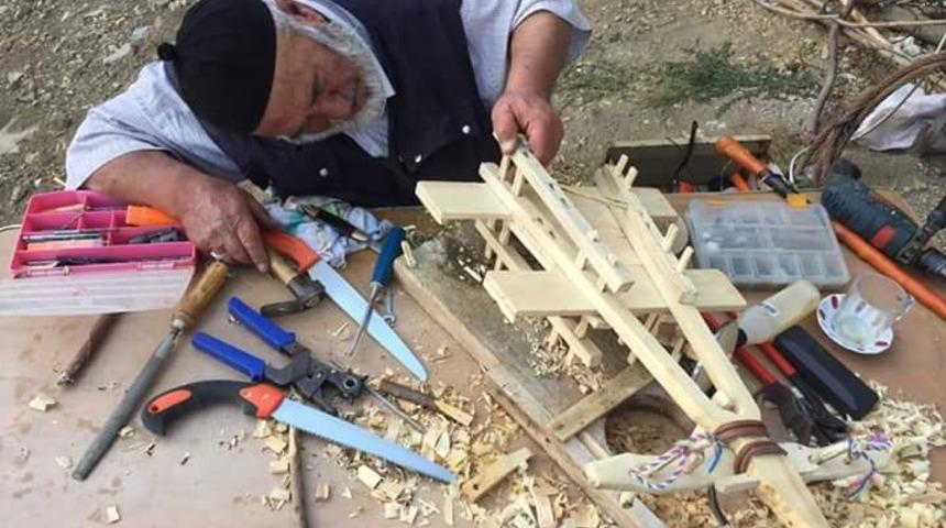 30 yıllık ahşap ustasına başkandan ziyaret