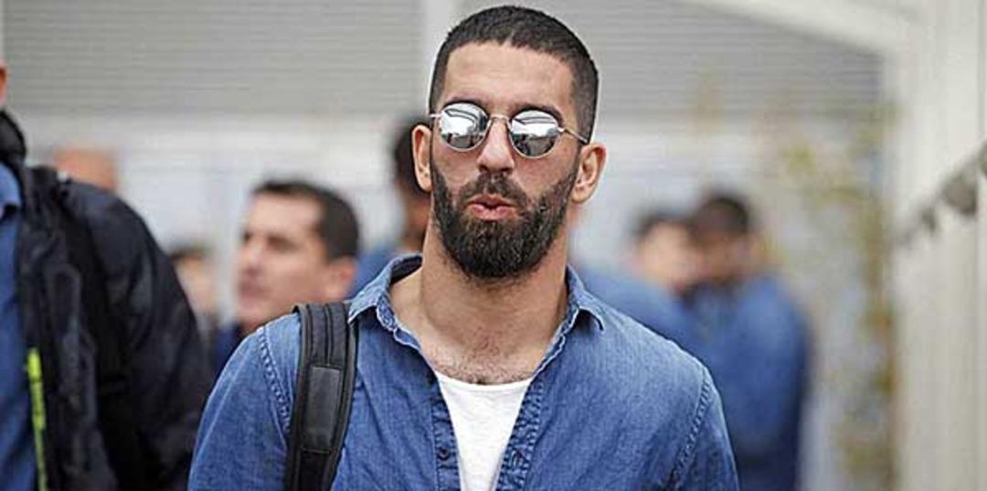 Şarkıcı Berkay'ın burnunu kırmasıyla g&uuml;ndeme gelen Arda Turan'ın Instagram skandalları