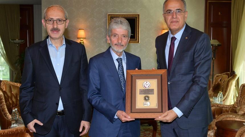 Üstündağ'dan Tuna'ya ziyaret