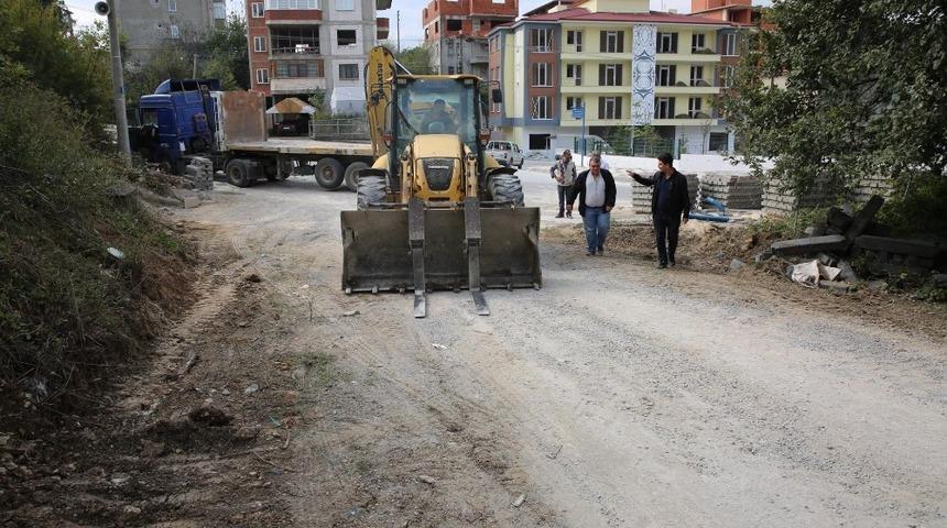 230. Sokak&rsquo;ta yol ve parke &ccedil;alışmaları başladı