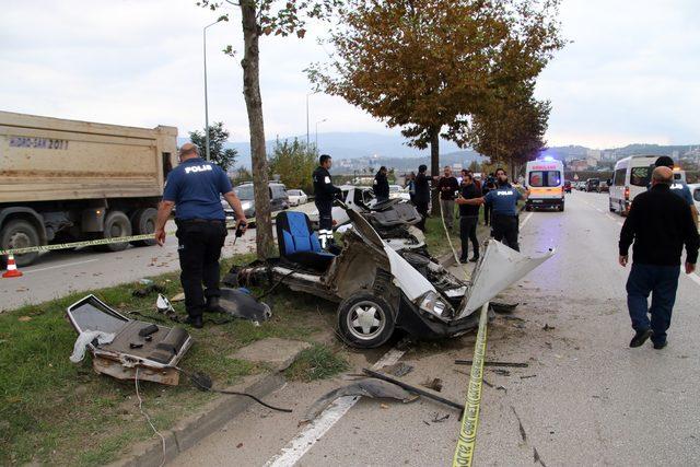 Ortadan ikiye bölünen otomobilin sürücüsü öldü