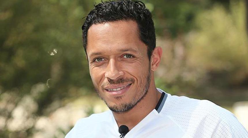 Adriano takımla &ccedil;alışmalara başlıyor