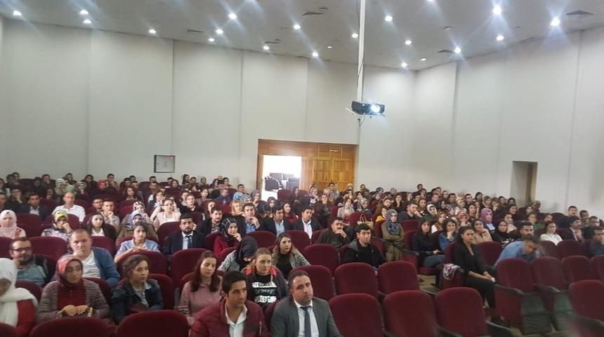 Malazgirt&rsquo;te &rsquo;Okuryazarlık Seferberliği&rsquo; toplantısı