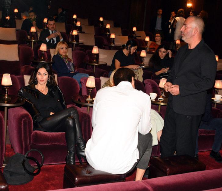 Defne Samyeli Cem Yılmaz'ı terletti: Bu soruyu evde de sorabilirdin! G1