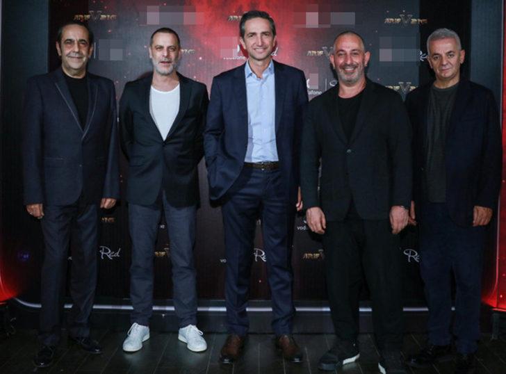 Defne Samyeli Cem Yılmaz'ı terletti: Bu soruyu evde de sorabilirdin! G5