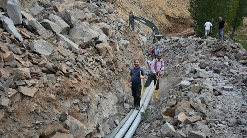 Kaymakam Alibeyoğlu&rsquo;dan su şebeke hattında inceleme