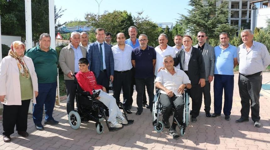 Engelli vatandaşlara ak&uuml;l&uuml; sandalye