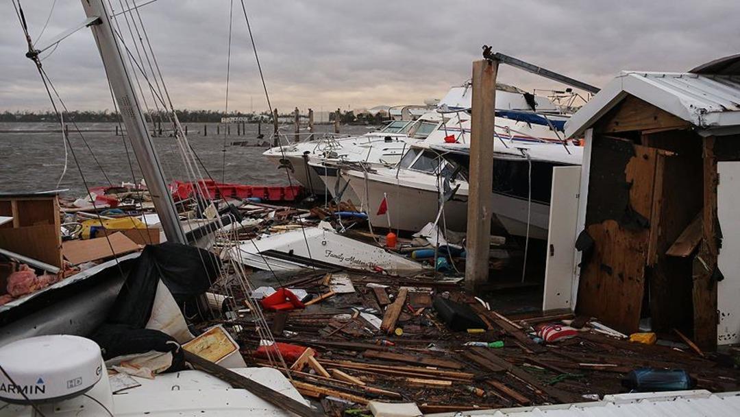 Michael kasırgası tropikal fırtınaya d&ouml;n&uuml;şt&uuml;! Can alarak ilerliyor