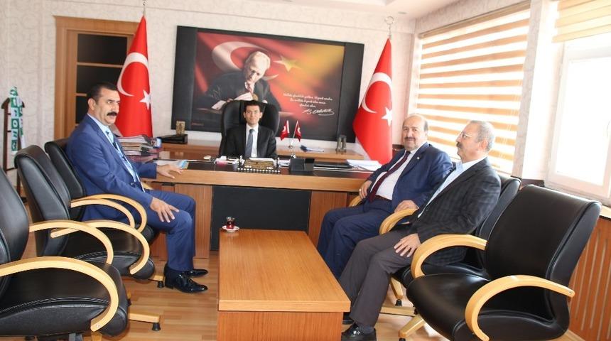 Kızılay heyetinden Kaymakam Ka&ccedil;maz&rsquo;a ziyaret