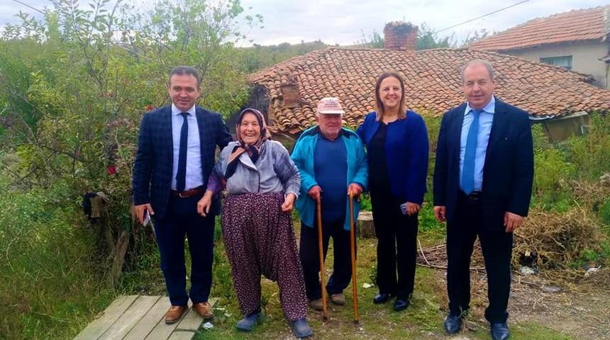 3 il m&uuml;d&uuml;r&uuml; yaşlı &ccedil;iftin dertlerine ortak oldu