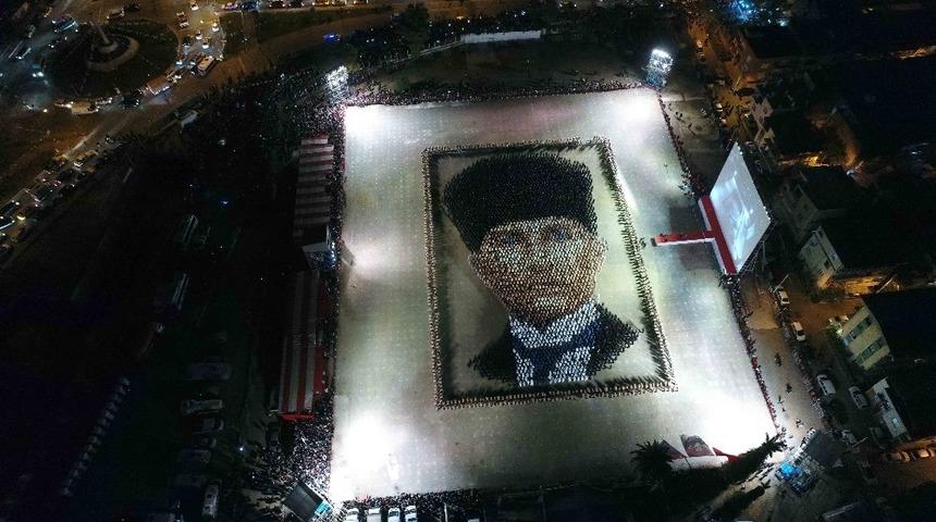 İzmir’de 6 bin kişi aynı anda zeybek oynayacak