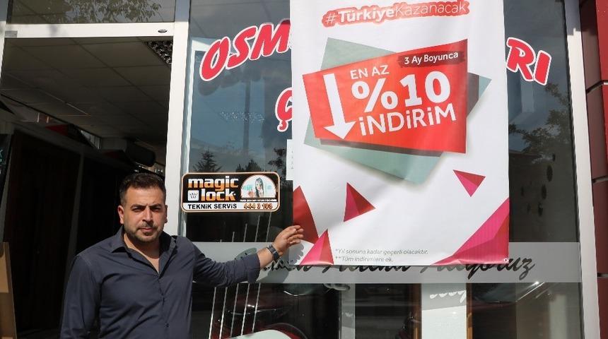 Sivaslı esnaftan enflasyonla m&uuml;cadeleye destek