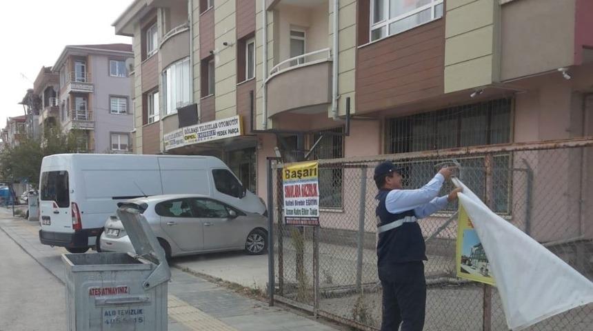 G&ouml;lbaşı Belediyesi zabıta ekiplerinden &ldquo;izinsiz afiş denetimi&rdquo;