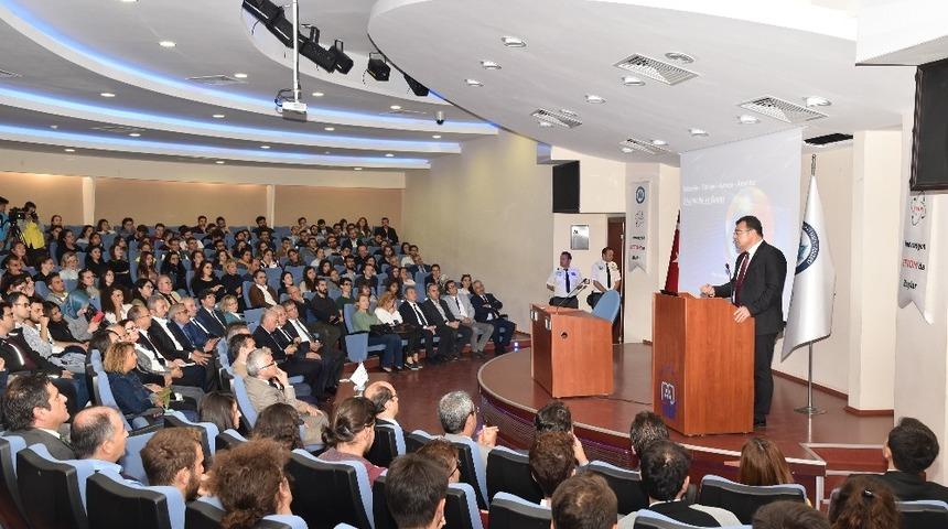 T&Uuml;BİTAK Başkanı Prof. Dr. Hasan Mandal, ESOG&Uuml;&rsquo;l&uuml; &ouml;ğrencilerle