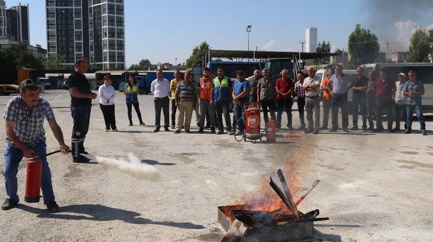 Belediye personeline yangın s&ouml;nd&uuml;rme ve ilkyardım eğitimi