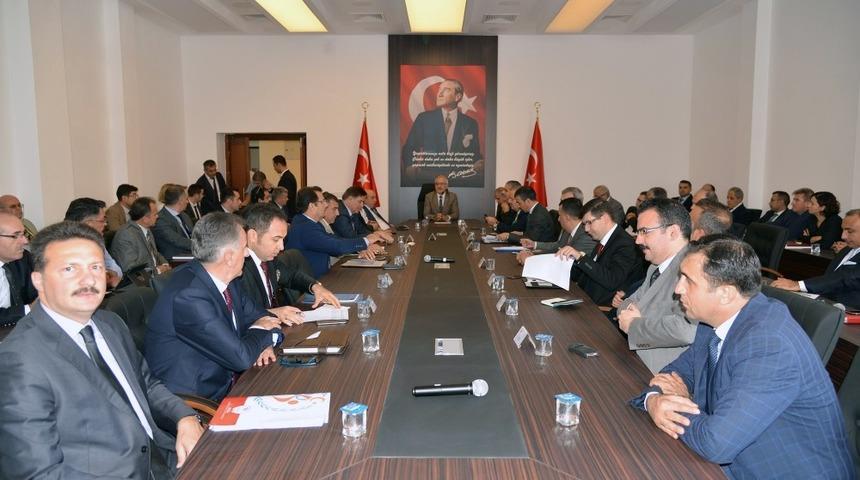 Vali Vekili &Ouml;zdemir, İl&ccedil;e Kaymakamları ile bir araya geldi